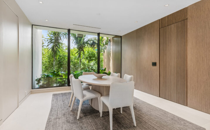 San Marino Interior Dining Area